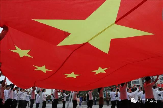 小木耳开出“富贵花” 拓宽群众增收路